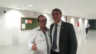 Vereador Aquiles Pessoa da Silva ao lado do Deputado Jair Bolsonaro.jpg